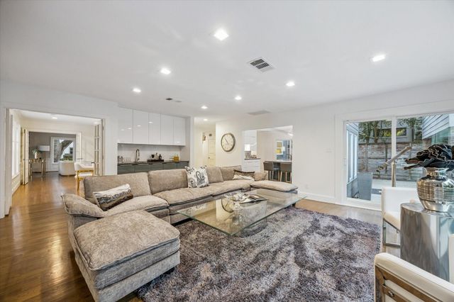 2420 Locke Lane, Houston, TX 77019