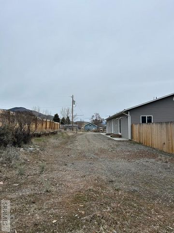 1104 Taft Avenue, Salmon, ID 83467