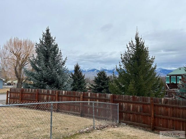 1104 Taft Avenue, Salmon, ID 83467