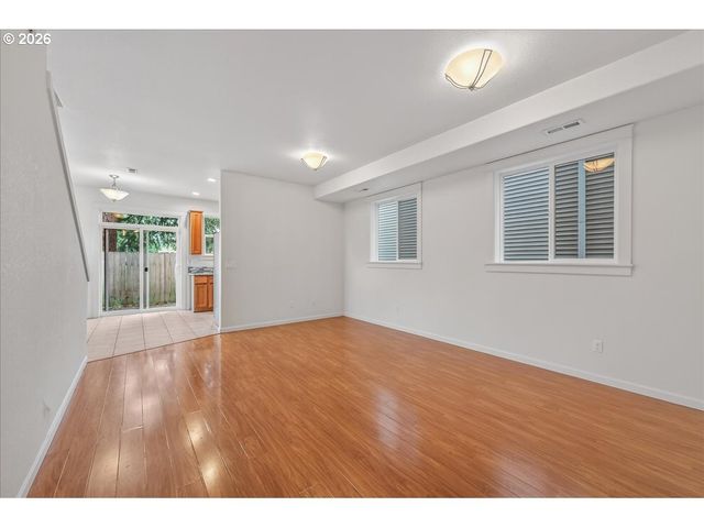 1512 Se 117TH Ave, Portland, OR 97216