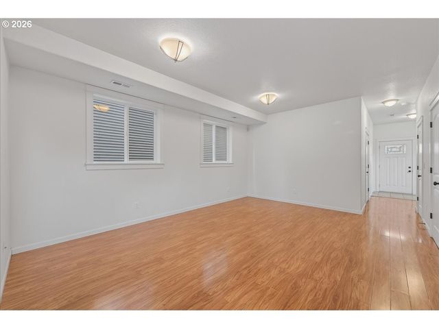 1512 Se 117TH Ave, Portland, OR 97216