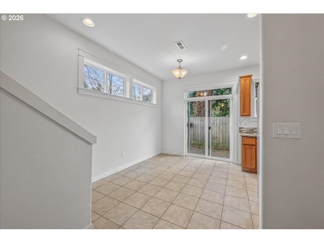 1512 Se 117TH Ave, Portland, OR 97216