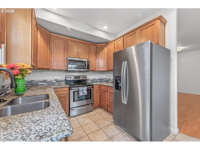 1512 Se 117TH Ave, Portland, OR 97216