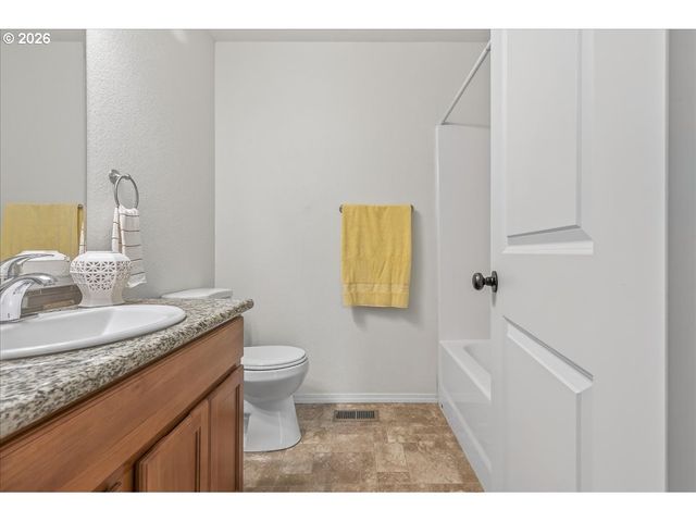 1512 Se 117TH Ave, Portland, OR 97216