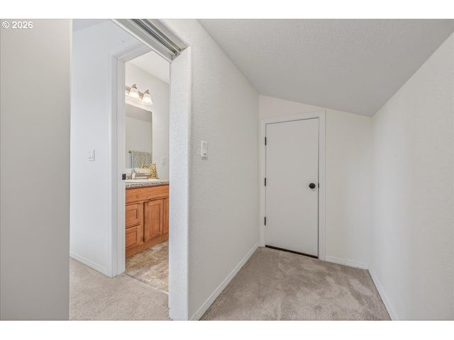 1512 Se 117TH Ave, Portland, OR 97216