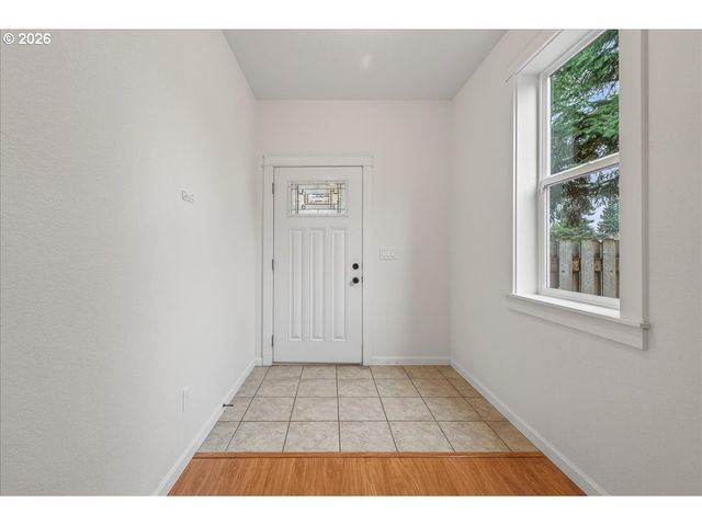 1512 Se 117TH Ave, Portland, OR 97216