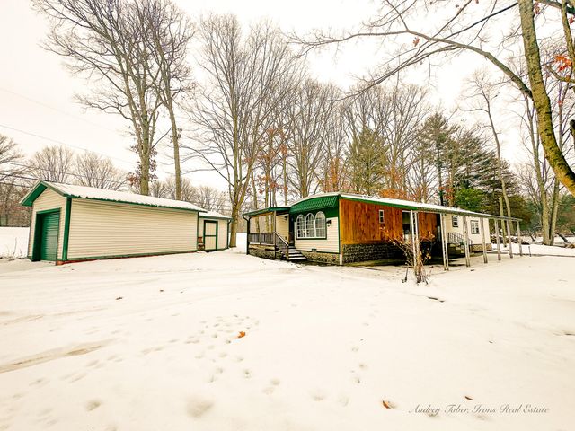 8933 E M 20, Newfield Twp, MI 49421