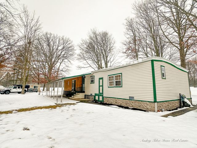 8933 E M 20, Newfield Twp, MI 49421