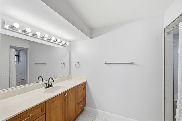 1097 NW 98th Terrace 110, Pembroke Pines, FL 33024