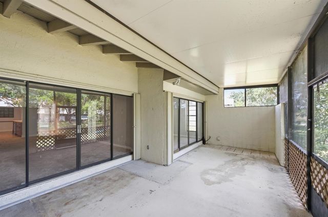 1097 NW 98th Terrace 110, Pembroke Pines, FL 33024