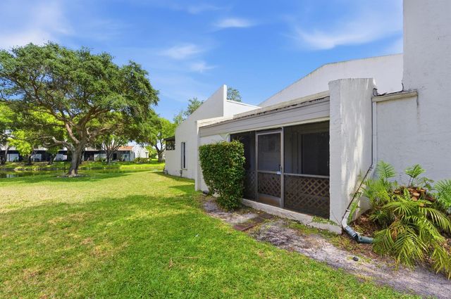 1097 NW 98th Terrace 110, Pembroke Pines, FL 33024