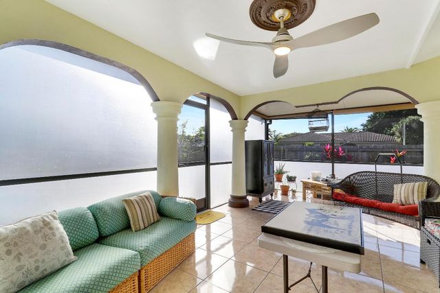 10868 Larch Court, Palm Beach Gardens, FL 33418