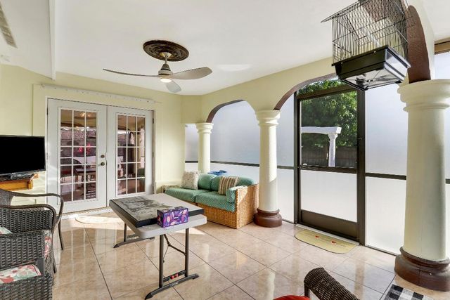 10868 Larch Court, Palm Beach Gardens, FL 33418