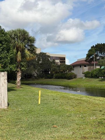 10868 Larch Court, Palm Beach Gardens, FL 33418