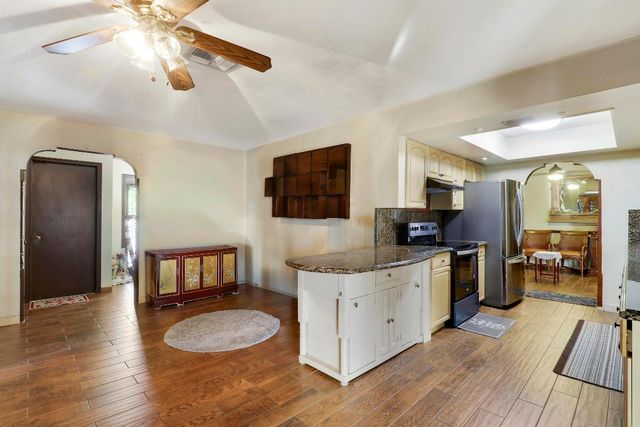 10868 Larch Court, Palm Beach Gardens, FL 33418