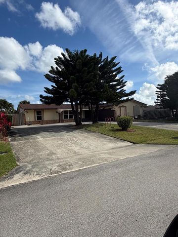 10868 Larch Court, Palm Beach Gardens, FL 33418