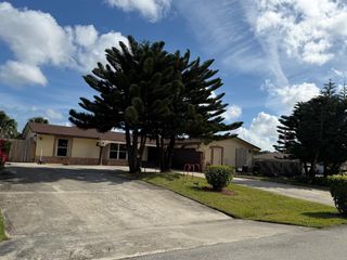 10868 Larch Court, Palm Beach Gardens, FL 33418