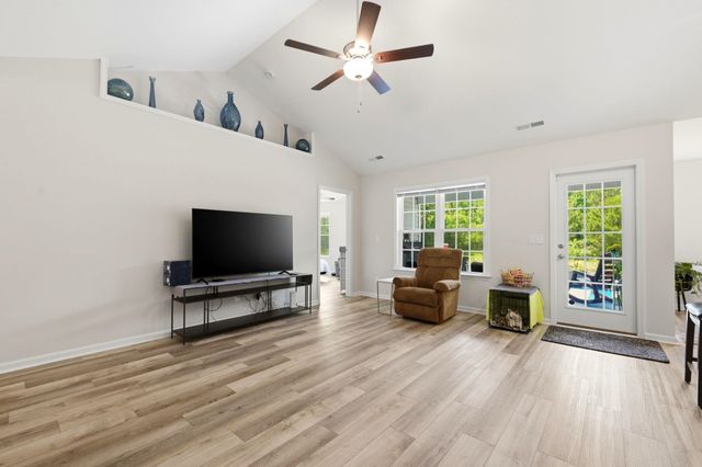 882 Owls Nest Dr., Conway, SC 29527
