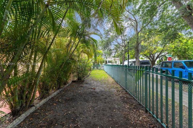 28 NE 48th St, Miami, FL 33137