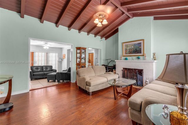 28 NE 48th St, Miami, FL 33137