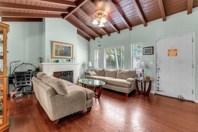 28 NE 48th St, Miami, FL 33137