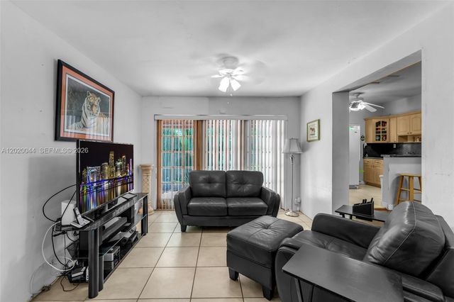 28 NE 48th St, Miami, FL 33137