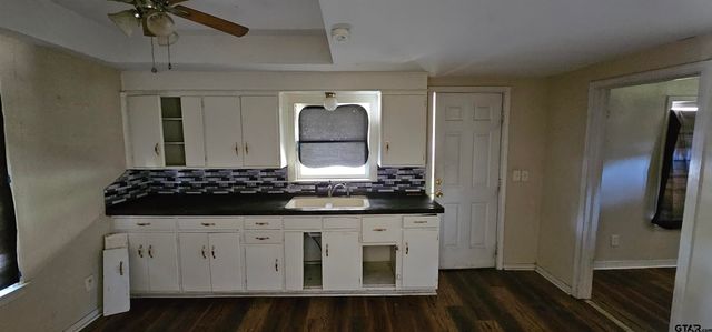 1713 W FRANK, Grand Saline, TX 75140