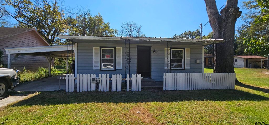 1713 W FRANK, Grand Saline, TX 75140