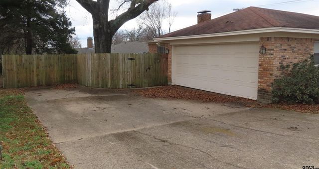 3800 Brookwood Dr., Tyler, TX 75701