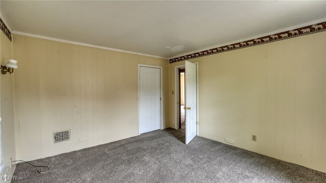 1515 Stewart Avenue, Cambridge, OH 43725