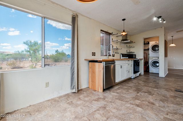 10730 W Mars Road, Tucson, AZ 85743