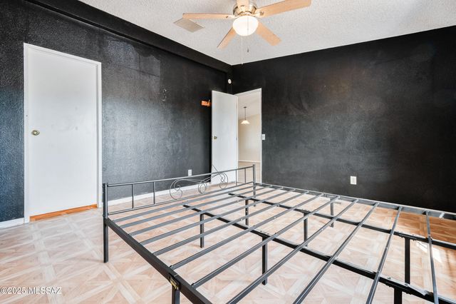 10730 W Mars Road, Tucson, AZ 85743