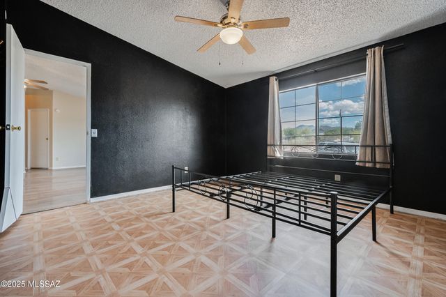 10730 W Mars Road, Tucson, AZ 85743