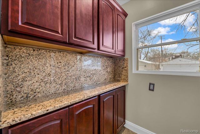 4323 Kensington Avenue, Detroit, MI 48224