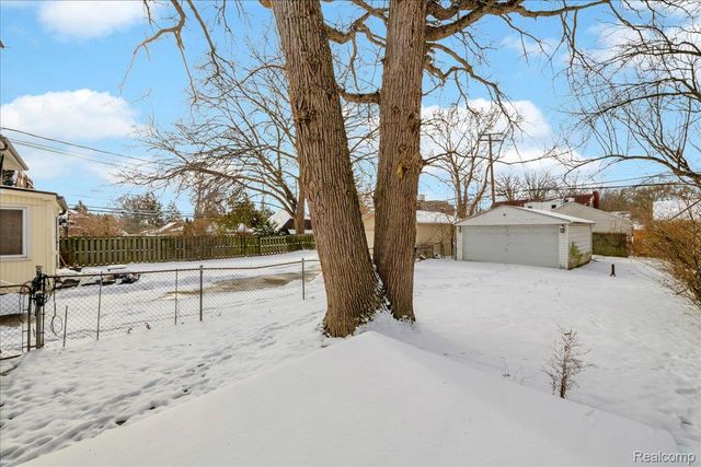 4323 Kensington Avenue, Detroit, MI 48224