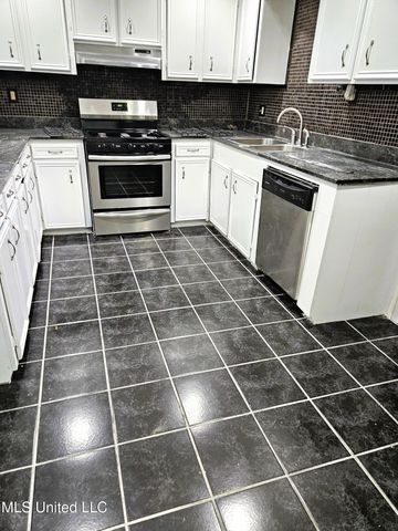 8328 S Carolina Avenue, Gulfport, MS 39501