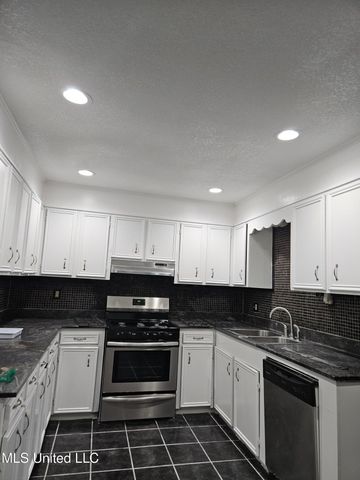 8328 S Carolina Avenue, Gulfport, MS 39501