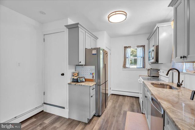335 WALNUT AVE, Gloucester City, NJ 08030