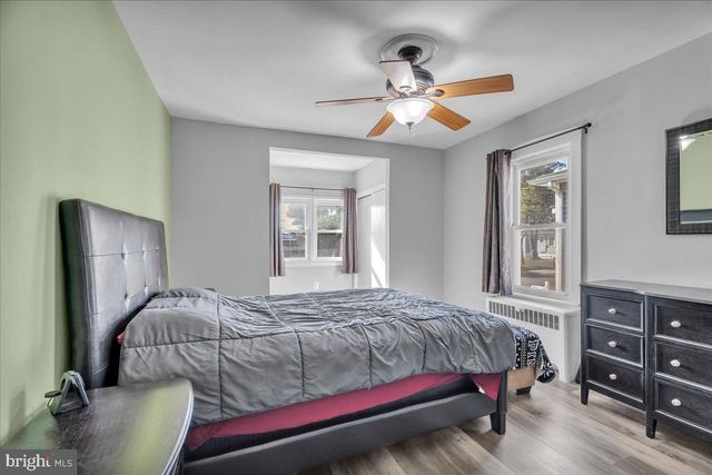335 WALNUT AVE, Gloucester City, NJ 08030