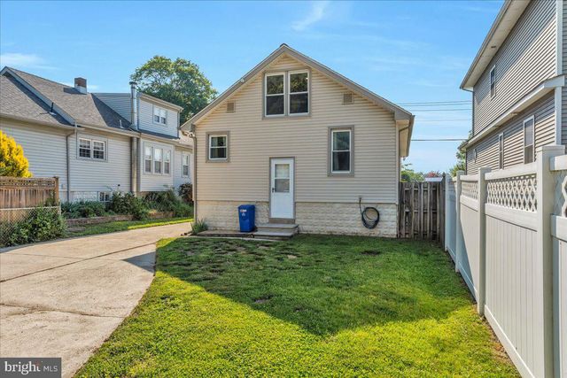 335 WALNUT AVE, Gloucester City, NJ 08030