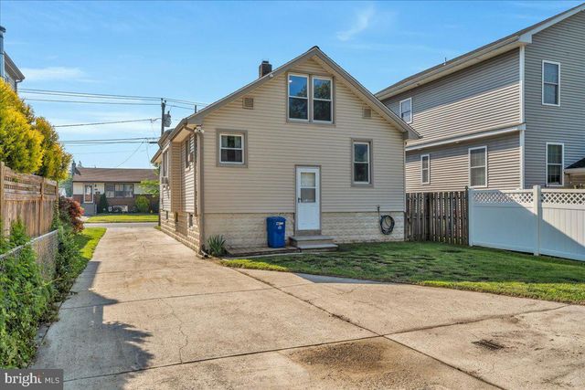 335 WALNUT AVE, Gloucester City, NJ 08030