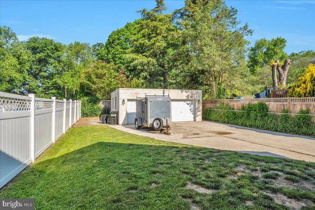 335 WALNUT AVE, Gloucester City, NJ 08030