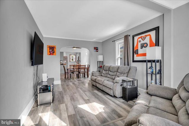335 WALNUT AVE, Gloucester City, NJ 08030