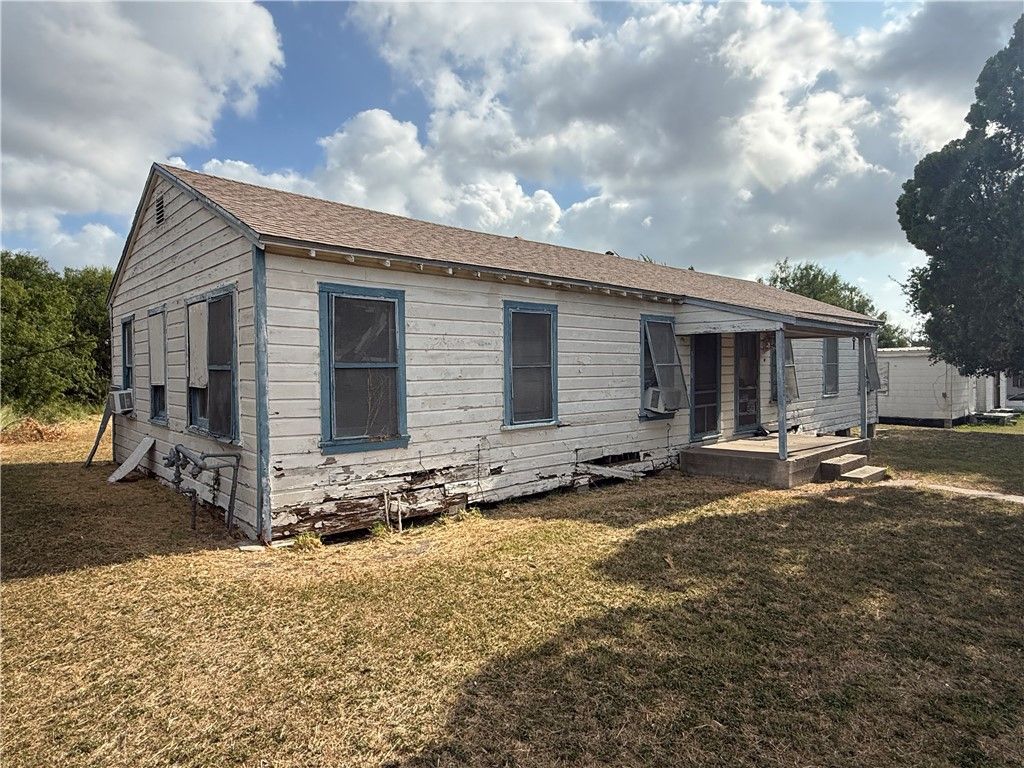5108 Thomas Dr, Corpus Christi, TX 78407 — exterior