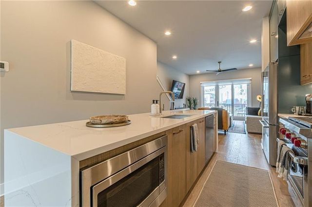 699 Vidalia Lane NW, Atlanta, GA 30318