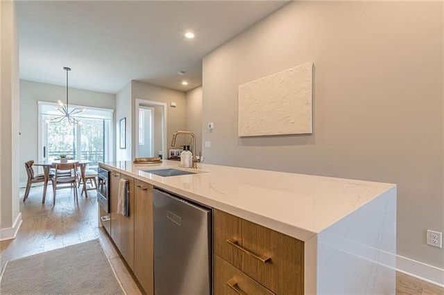 699 Vidalia Lane NW, Atlanta, GA 30318