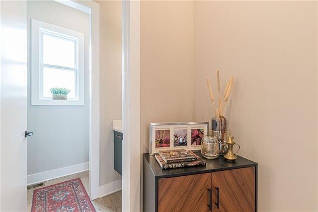 699 Vidalia Lane NW, Atlanta, GA 30318