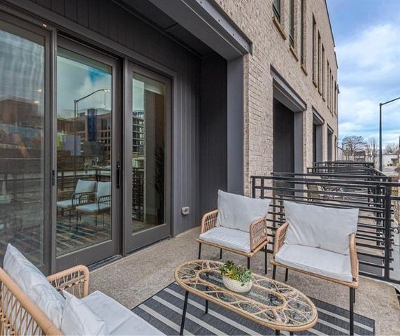 699 Vidalia Lane NW, Atlanta, GA 30318