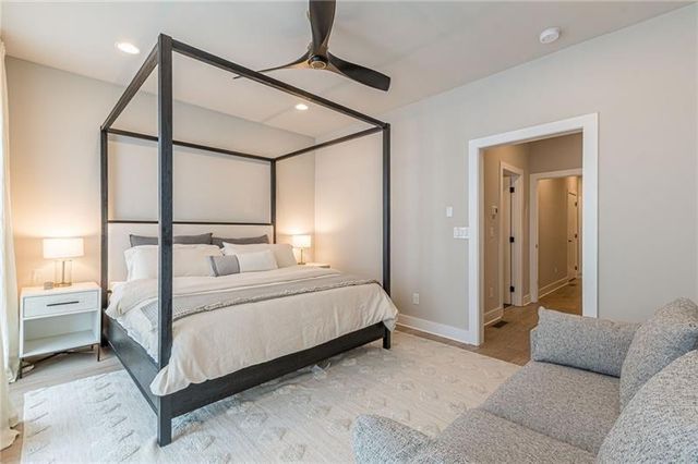 699 Vidalia Lane NW, Atlanta, GA 30318