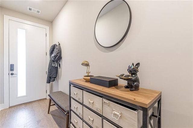 699 Vidalia Lane NW, Atlanta, GA 30318